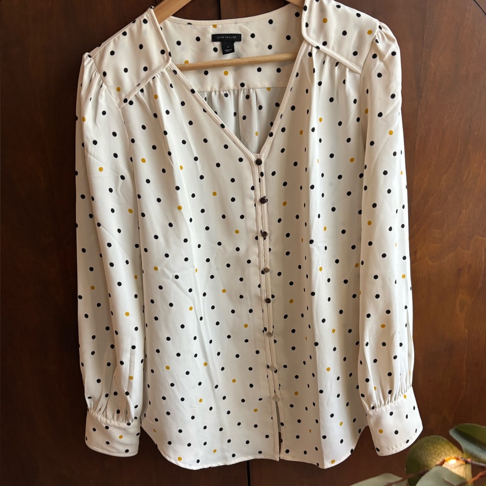 Banana Republic Ivory & gold Polka Dot Button-Front Blouse